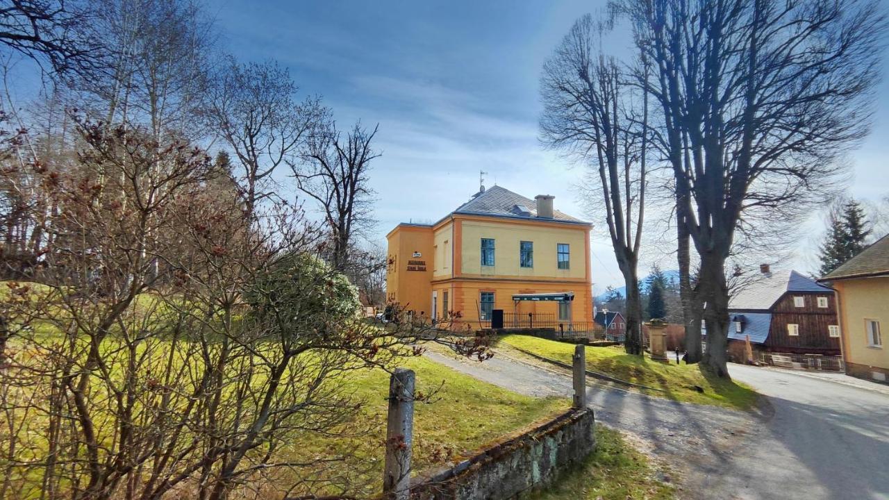 Hotel Stara Skola Mezná 外观 照片