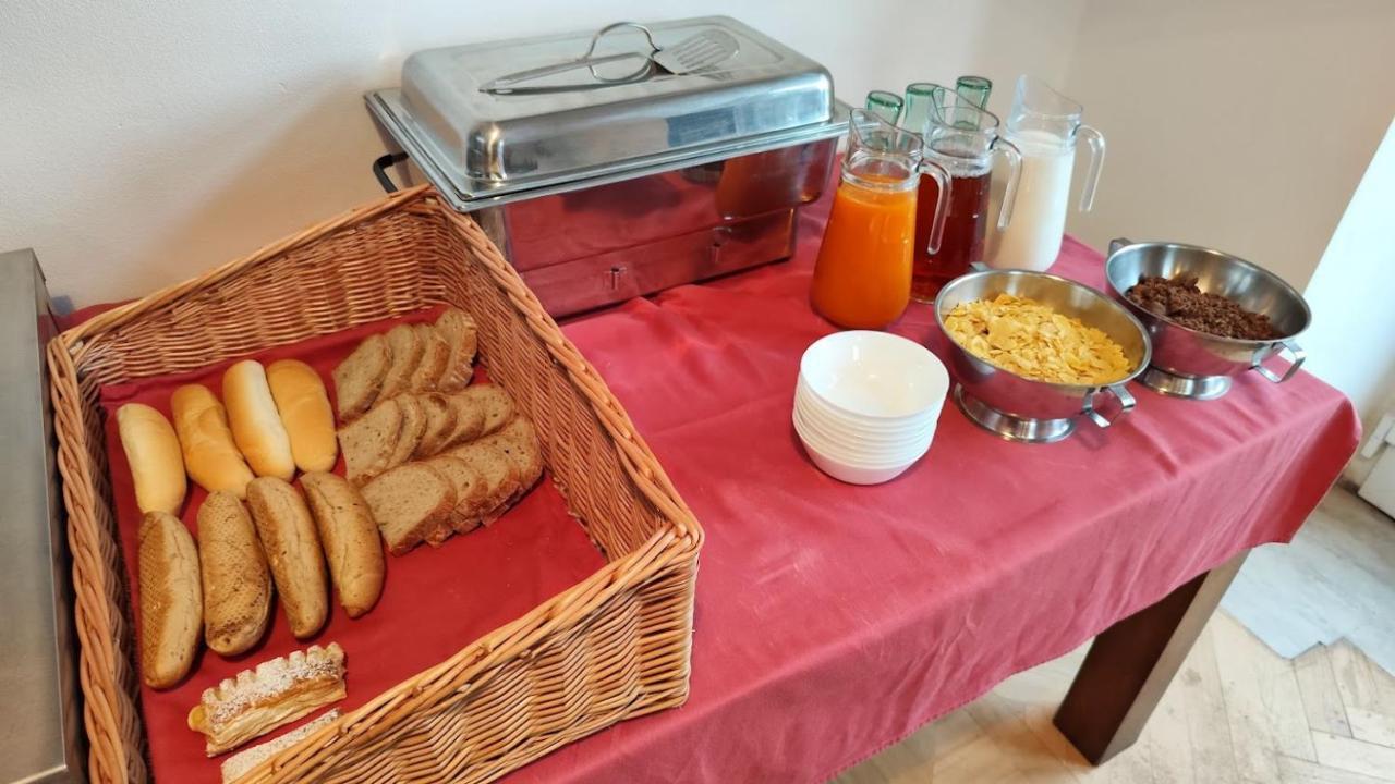 Hotel Stara Skola Mezná 外观 照片